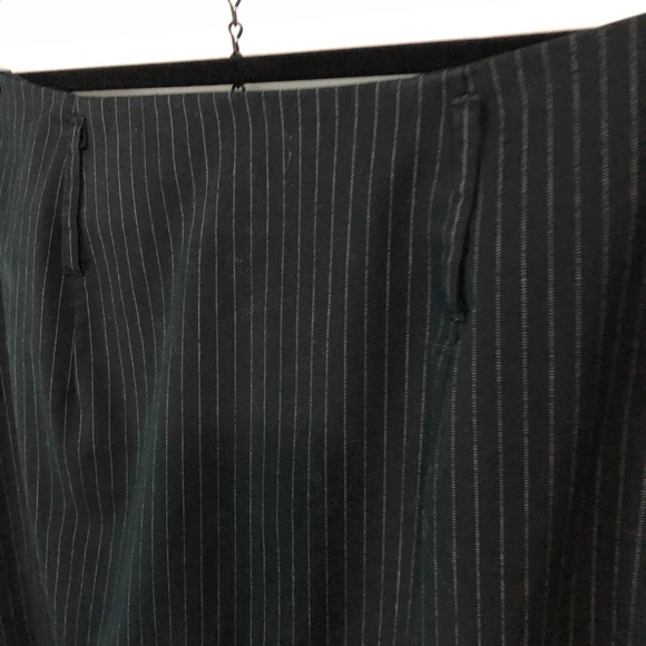 ***SOLD*** Career Black Pin Striped Stretch Pencil Skirt 20 - Picture 4 of 8